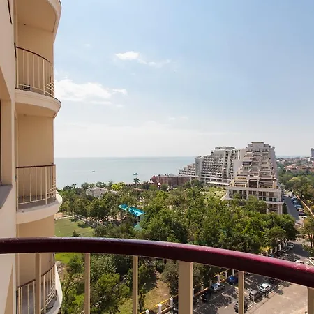 Arkadia Pearl Apartment *